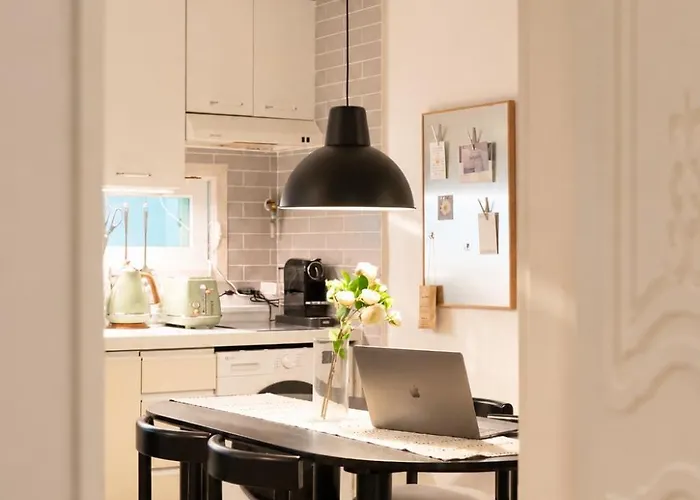 Wellness, New Accommodation, 3 Rooms, 4 Minutes On Foot From River Park, Near Hongdae *