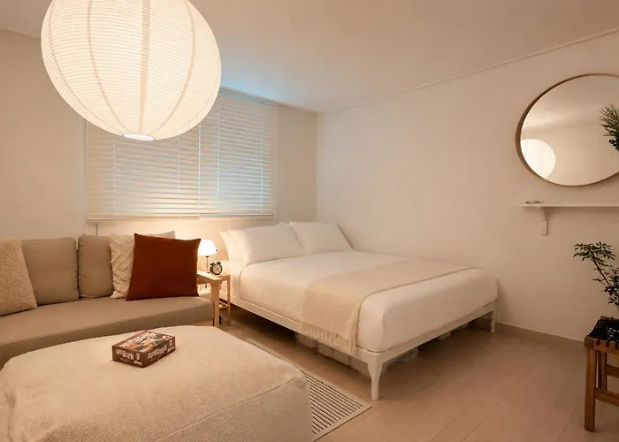 Wellness, New Accommodation, 3 Rooms, 4 Minutes On Foot From River Park, Near Hongdae