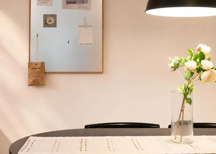 Wellness, New Accommodation, 3 Rooms, 4 Minutes On Foot From River Park, Near Hongdae * Seul