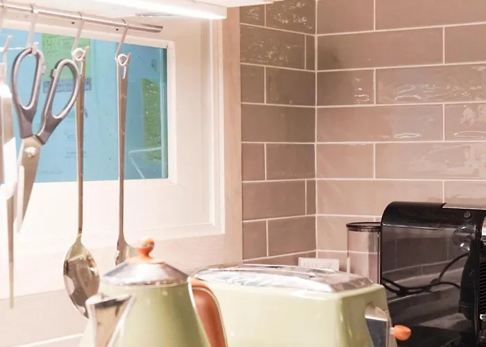 Wellness, New Accommodation, 3 Rooms, 4 Minutes On Foot From River Park, Near Hongdae * Seul